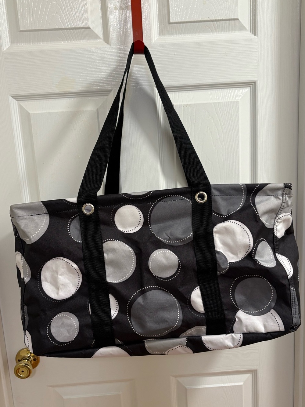 Thirty-one large utility tote in paparazzi dot